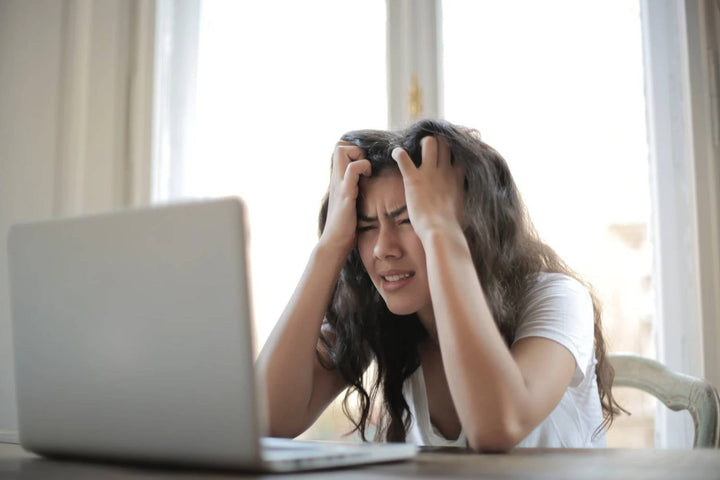 Stress timeline showing delayed diffuse hair shedding and recovery